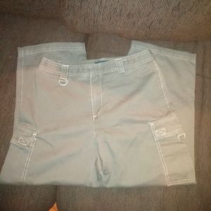 Size 6 women's Dockers Gray capris